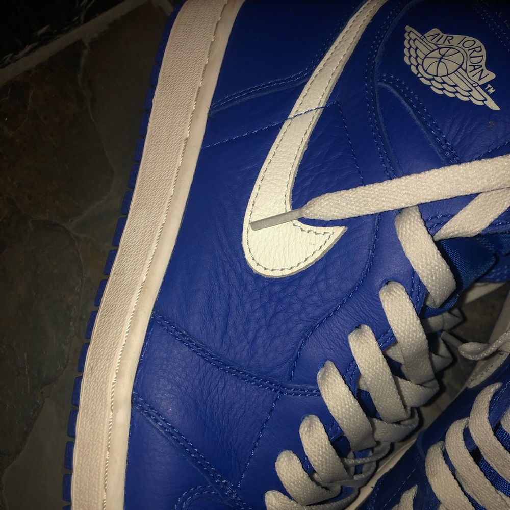 Jordan 1 Retro high hyper Royal
